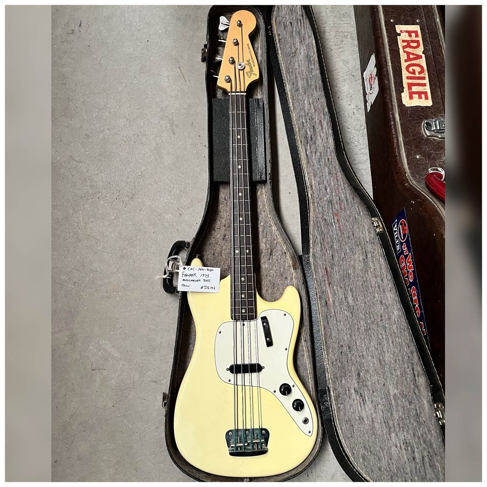 Secondhand Fender 1975 Musicmaster Bass Olympic White inc Case (Consignment Stock) - Image 2